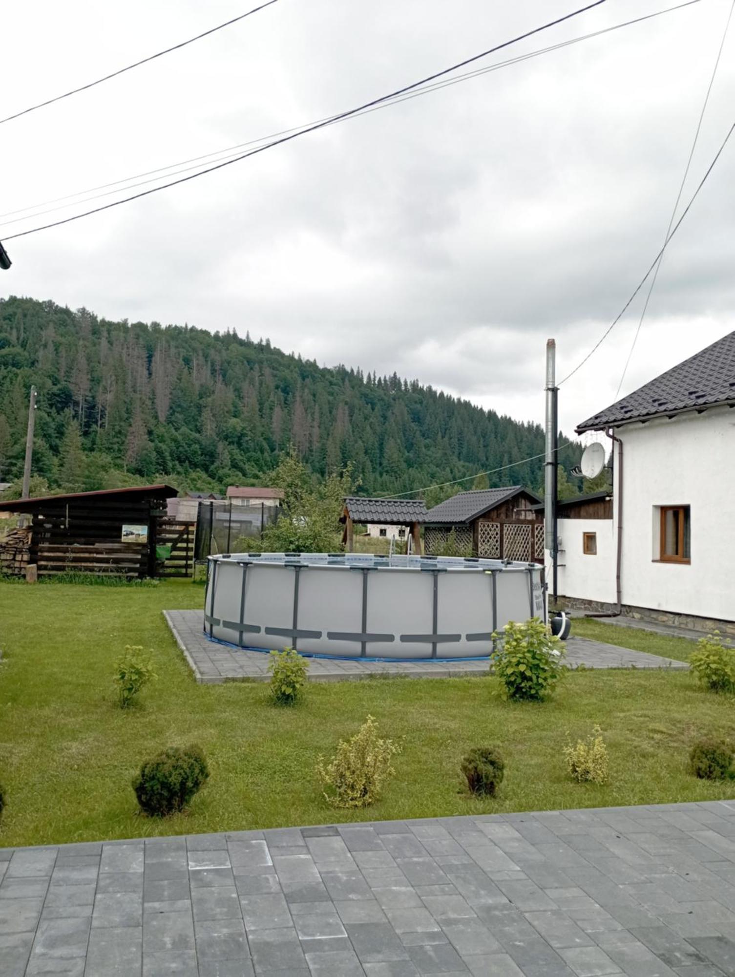 Gasthaus U Anastasii I Sofii Bilya Richki Mykulytschyn Exterior foto