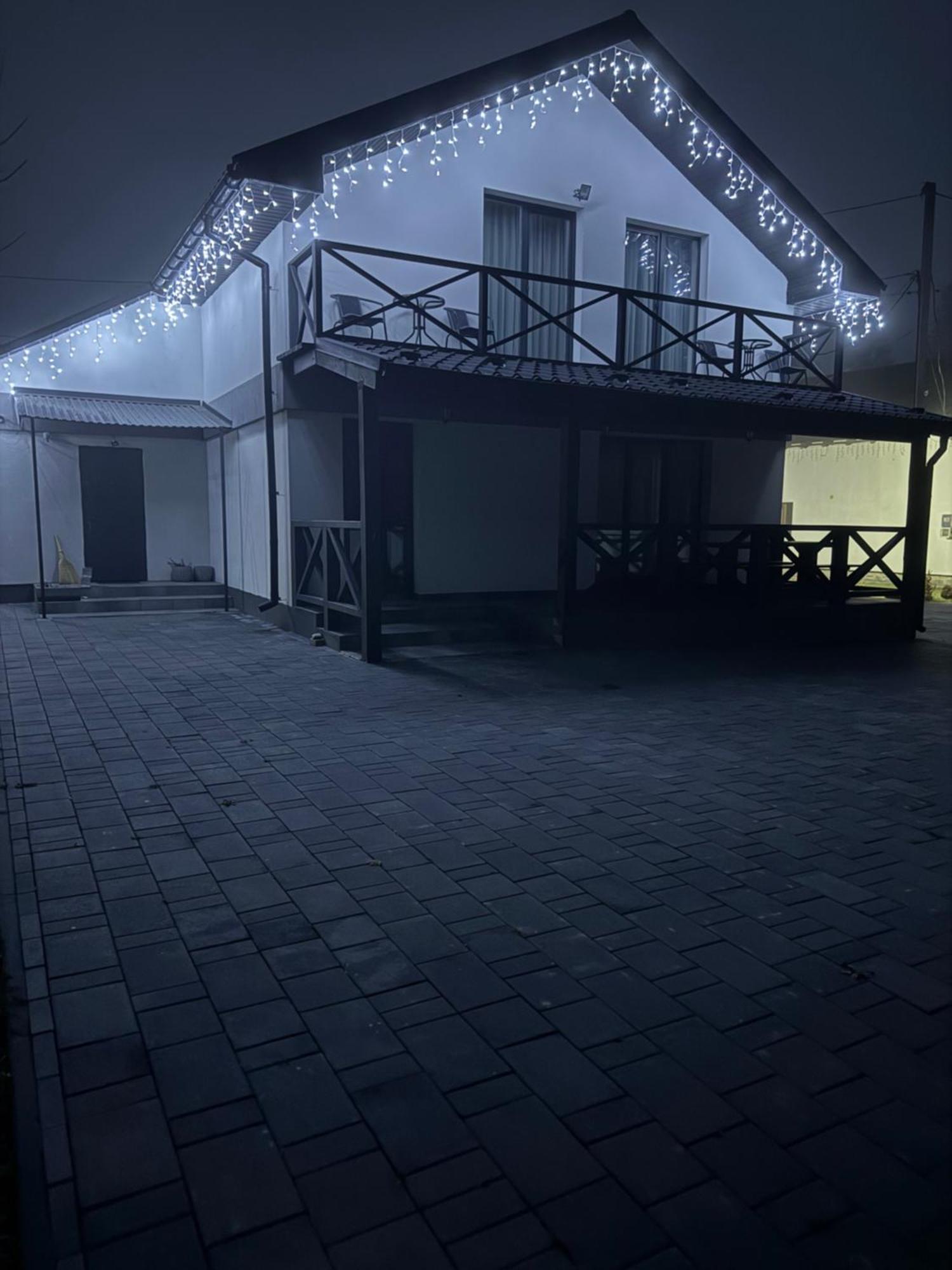 Gasthaus U Anastasii I Sofii Bilya Richki Mykulytschyn Exterior foto