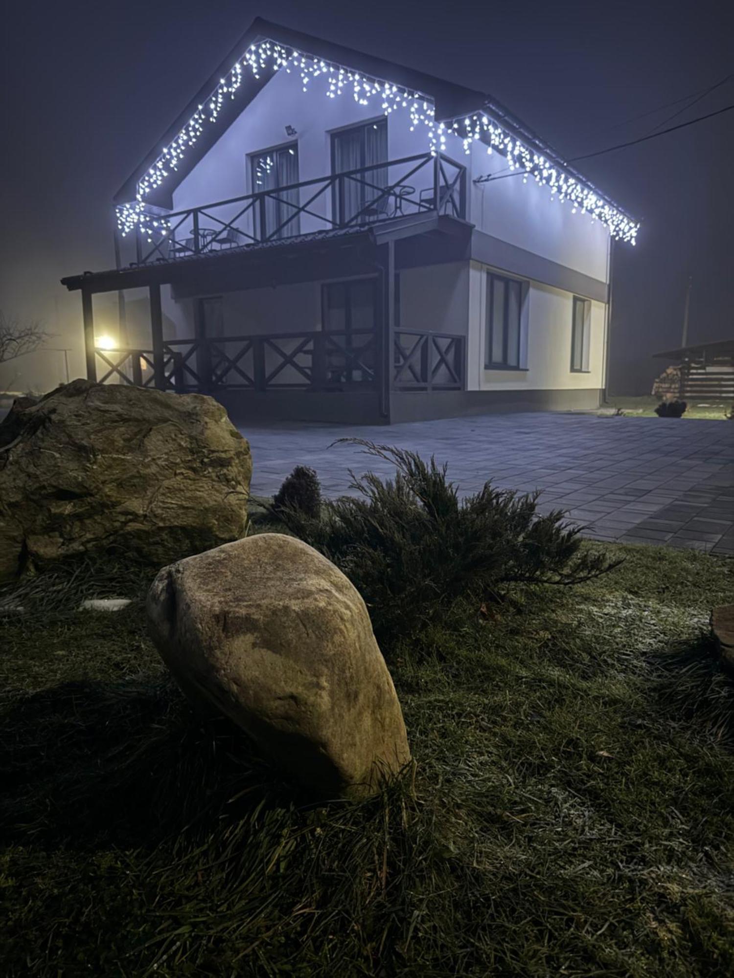 Gasthaus U Anastasii I Sofii Bilya Richki Mykulytschyn Exterior foto